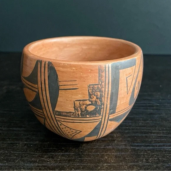 Hopi pottery from Polacca, AZ, numbered - Picture 6 of 8